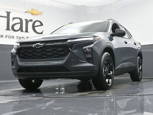 Used 2026 Chevrolet Trax LT w/ Driver Confidence Package FWD image 4