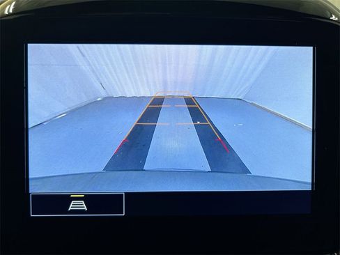 Used 2023 Chevrolet Traverse LT image 15