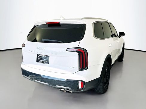 Used 2024 Kia Telluride EX w/ EX Captain's Chair Package image 7