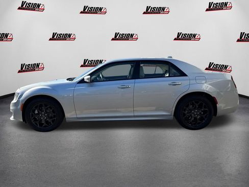 Used 2022 Chrysler 300 Touring L image 8