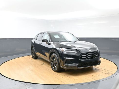 Used 2023 Honda HR-V Sport image 2