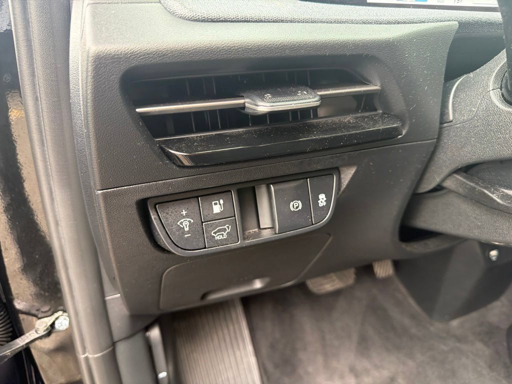 Used 2023 Kia EV6 Wind w/ Wind Technology Package AWD/4WD image 15