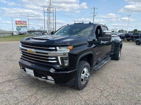 Used 2022 Chevrolet Silverado 3500 High Country AWD/4WD image 3