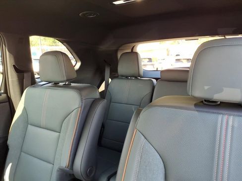 New 2026 GMC Acadia AT4 AWD/4WD image 15