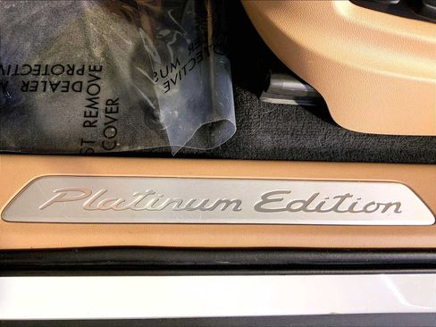 Certified 2023 Porsche Cayenne Platinum Edition AWD/4WD image 19
