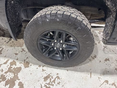 Used 2019 Chevrolet Silverado 1500 LT Trail Boss AWD/4WD image 7