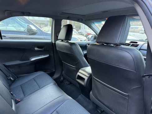 Used 2014 Toyota Camry SE FWD image 6