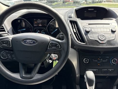 Used 2017 Ford Escape S FWD image 4