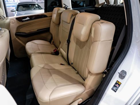 Used 2019 Mercedes-Benz GLS 450 4MATIC w/ Premium 1 Package image 41