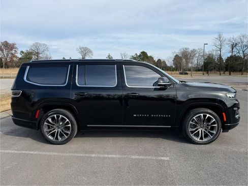 Used 2022 Jeep Grand Wagoneer Series III w/ Rear Seat Video Group 1 image 8