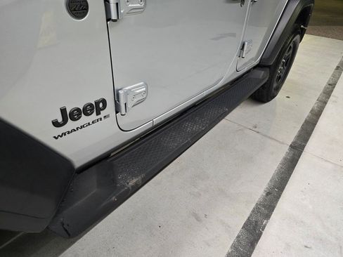 Used 2023 Jeep Wrangler Unlimited Sport AWD/4WD image 11