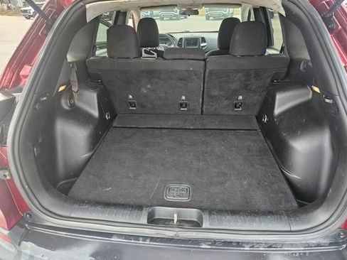 Used 2019 Jeep Cherokee Latitude w/ Popular Appearance Group image 22