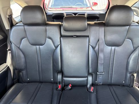 Used 2024 Kia Sorento S FWD image 41