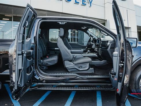 Certified 2022 Ford F150 XLT w/ Equipment Group 302A High image 11