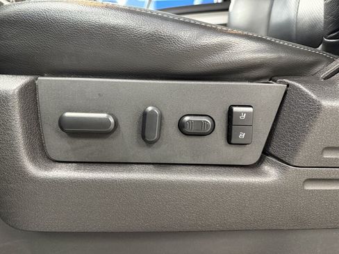 Used 2014 Ford F150 Lariat w/ Lariat Chrome Package AWD/4WD image 39