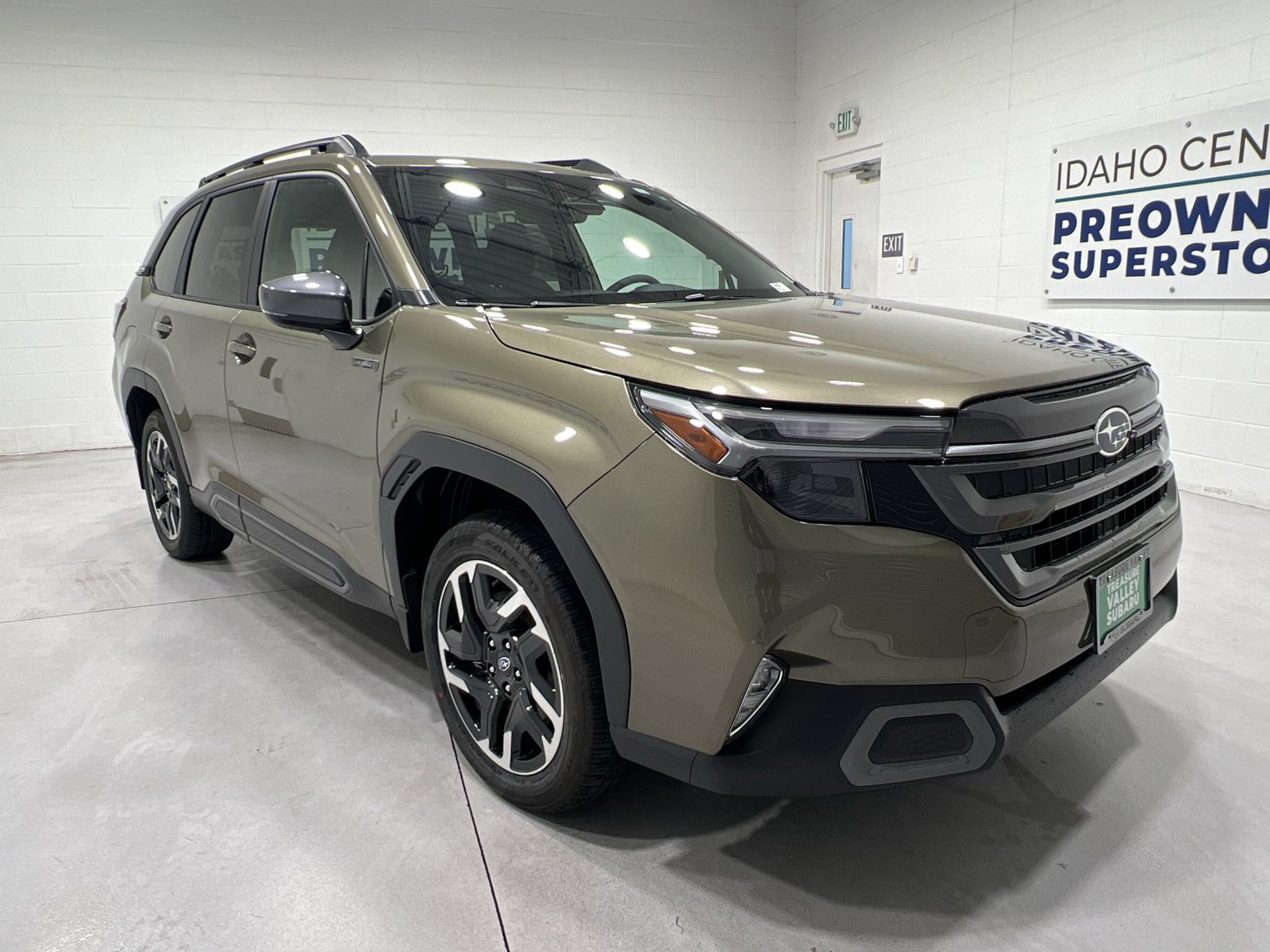 New 2026 Subaru Forester Touring AWD/4WD image 2