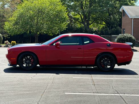 Used 2018 Dodge Challenger T/A image 2