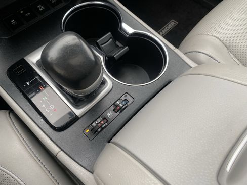 Used 2015 Toyota Highlander Limited Platinum image 18