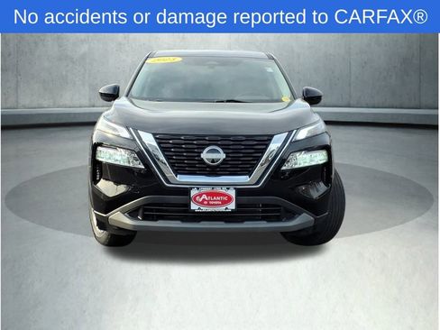Used 2023 Nissan Rogue SV image 2