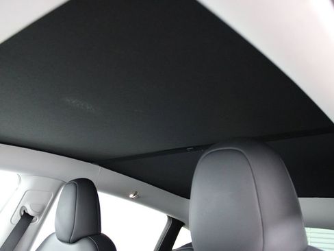 Used 2024 Tesla Model Y Long Range image 44