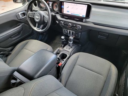 Certified 2025 Jeep Wrangler Sport AWD/4WD image 39