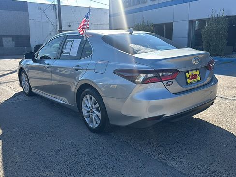Used 2022 Toyota Camry LE FWD image 7