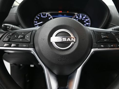 Used 2024 Nissan Sentra SV FWD image 12