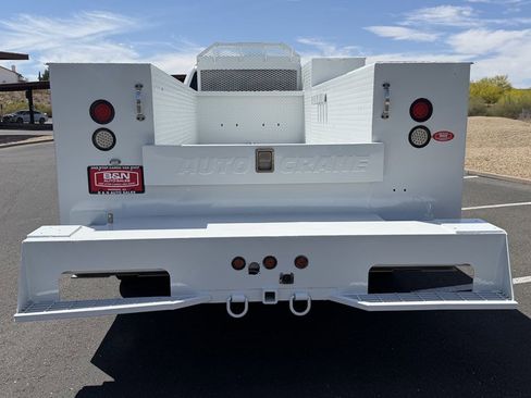 Used 2018 Ford F550 2WD Crew Cab Super Duty w/ XL Value Package image 4