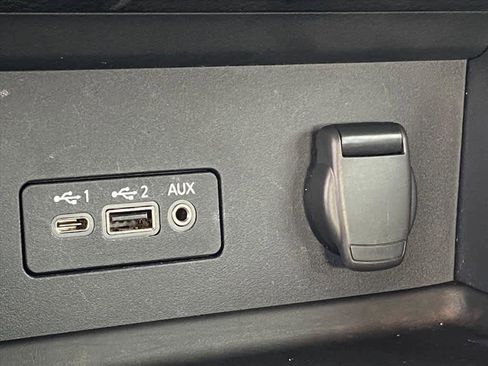 Used 2023 Nissan Sentra SR w/ SR Premium Package image 18