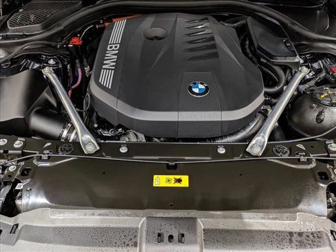 Used 2026 BMW 550e xDrive image 24