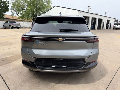 Used 2025 Chevrolet Equinox EV LT w/ Convenience Package FWD image 29