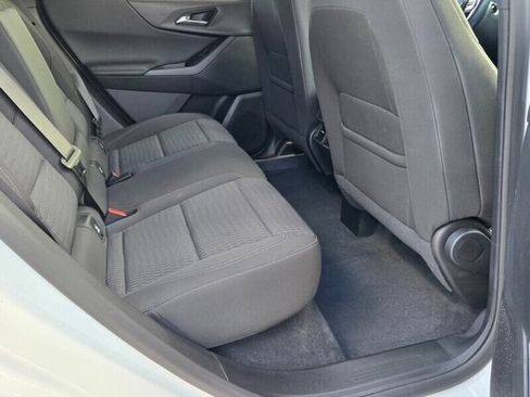 Used 2025 Chevrolet Equinox LT w/ Safety and Technology Package FWD image 16