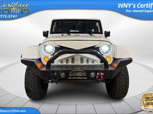 Used 2017 Jeep Wrangler Unlimited Sahara w/ Max Tow Package AWD/4WD image 2
