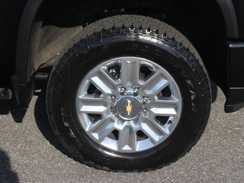 Used 2025 Chevrolet Silverado 2500 High Country w/ Technology Package AWD/4WD image 40