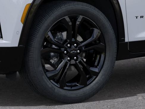 New 2027 Chevrolet Traverse RS w/ LPO, Floor Liner Package FWD image 9
