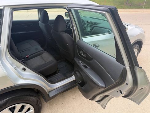 Used 2020 Nissan Rogue S AWD/4WD image 11