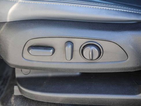 Used 2023 Buick Enclave Essence image 19