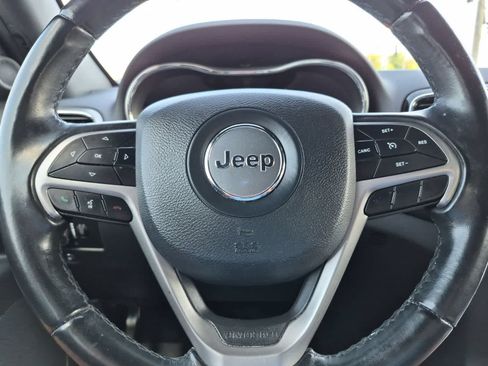 Used 2020 Jeep Grand Cherokee Laredo w/ Laredo X Package RWD image 21