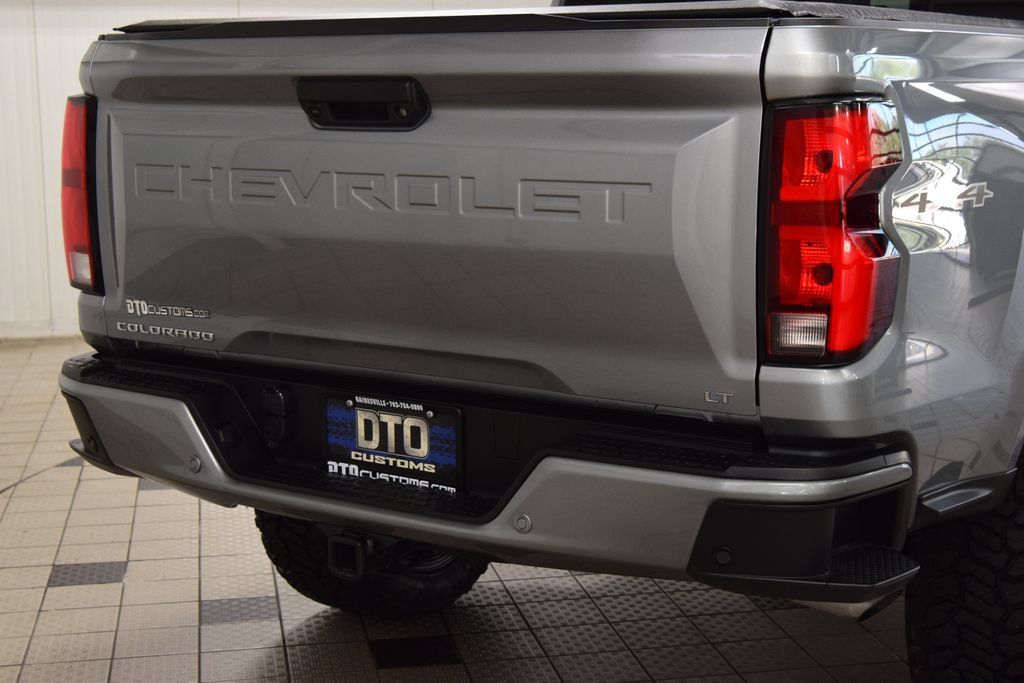 Used 2024 Chevrolet Colorado LT w/ LT Convenience Package III AWD/4WD image 21
