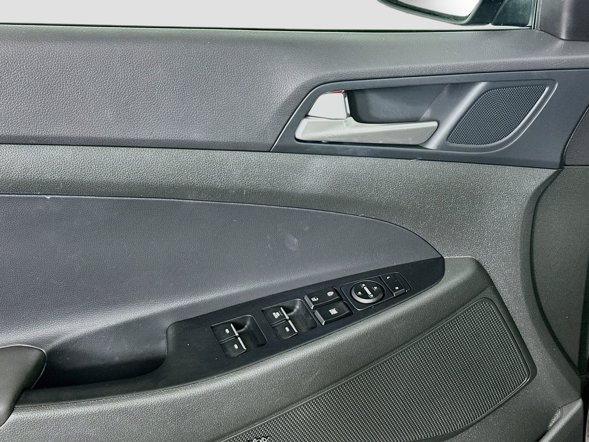 Used 2021 Hyundai Tucson Ultimate w/ Cargo Package FWD image 15