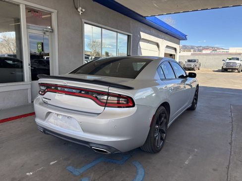 Used 2019 Dodge Charger SXT w/ Blacktop Package image 7