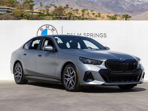 New 2027 BMW i5 eDrive40 w/ Executive Package RWD image 2