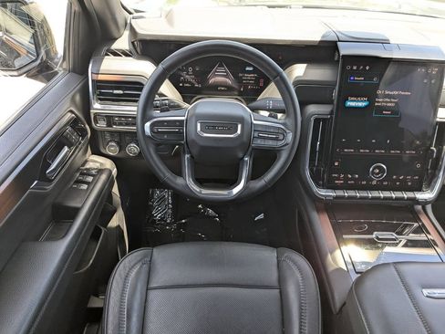 Certified 2025 GMC Yukon Denali AWD/4WD image 15