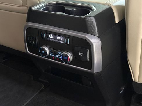 Used 2018 Ford Expedition Platinum RWD image 29