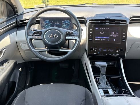 Used 2024 Hyundai Tucson SEL FWD image 11