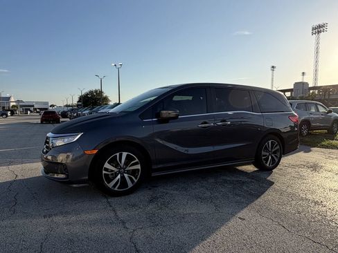 Used 2024 Honda Odyssey Touring image 9