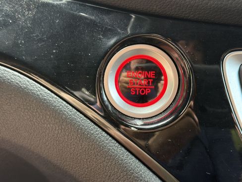 Certified 2022 Honda Pilot Elite image 8
