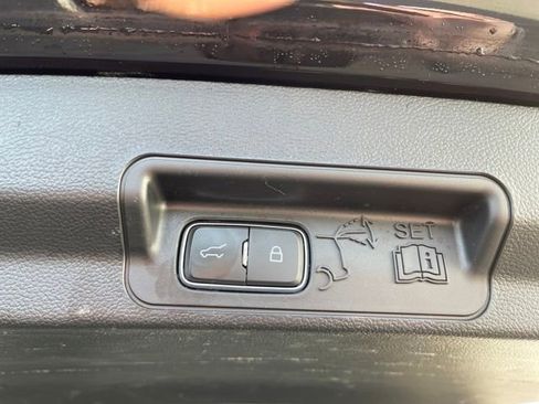 Used 2023 Ford Explorer XLT w/ Equipment Group 202A AWD/4WD image 31
