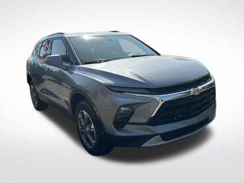 Used 2024 Chevrolet Blazer LT w/ Convenience Package FWD image 8