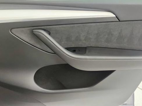 Used 2023 Tesla Model Y Long Range AWD/4WD image 37